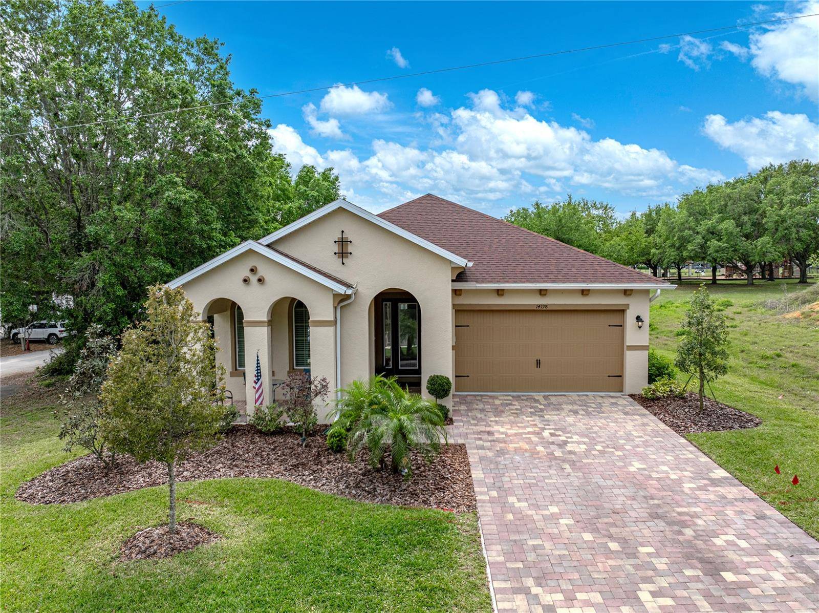 Dade City, FL 33525,14198 THOROUGHBRED DR