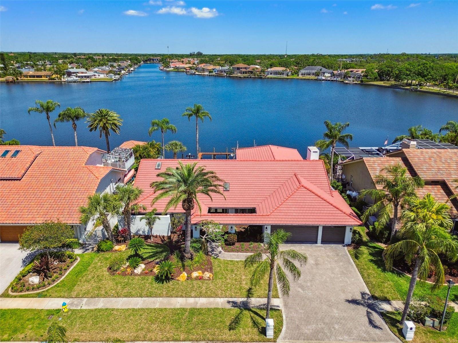 Tampa, FL 33615,9807 BAY ISLAND DR