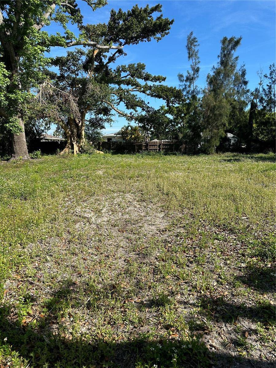 St Petersburg, FL 33714,4049 45TH AVE N