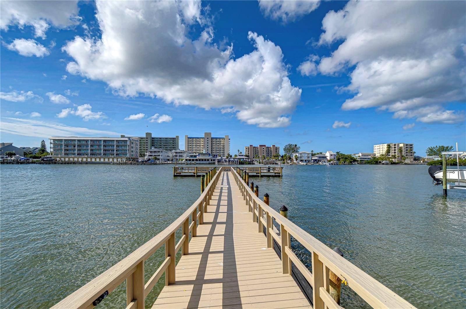 Largo, FL 33774,10190 IMPERIAL POINT DR W #8