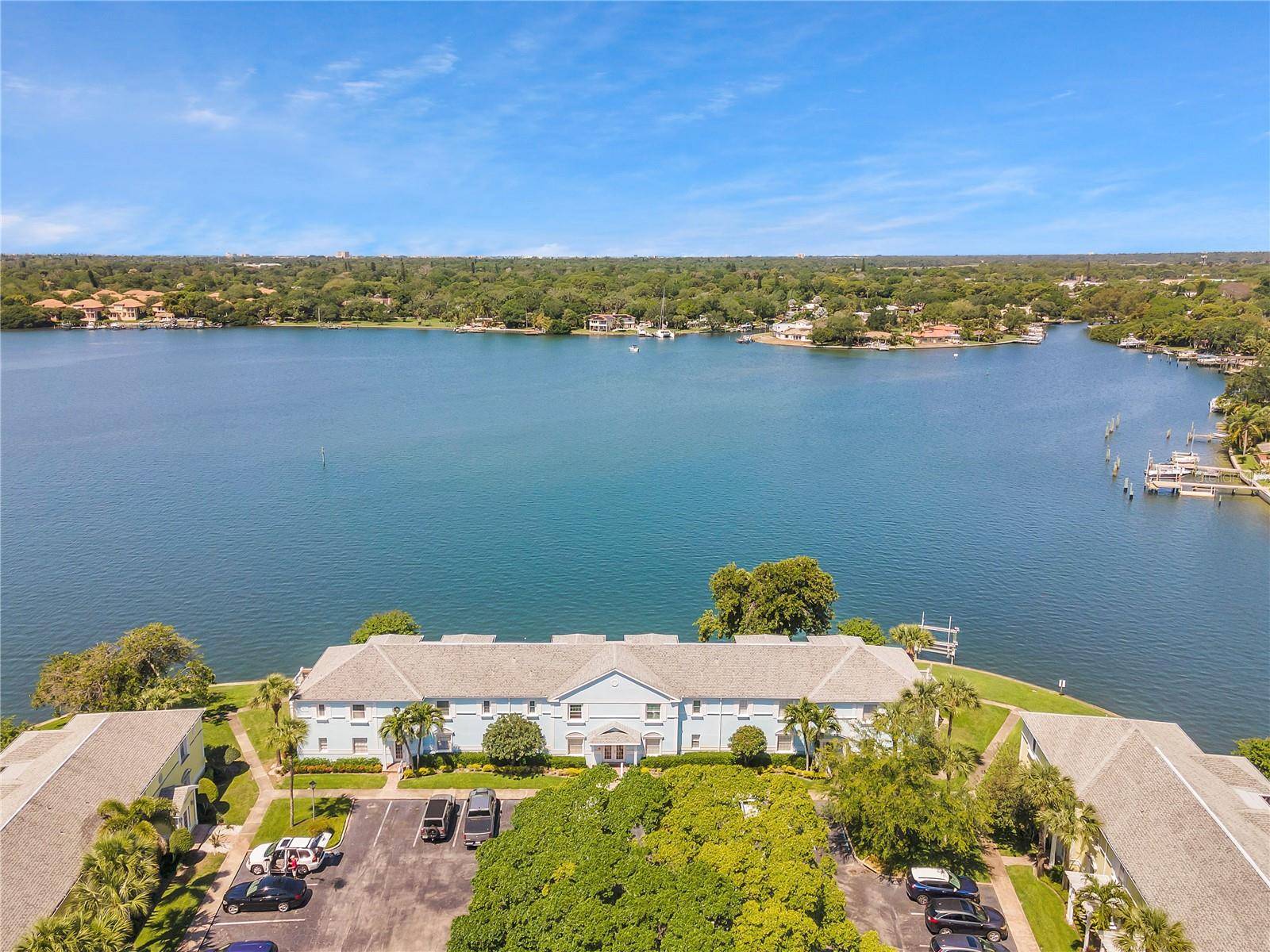 St Petersburg, FL 33705,5001 STARFISH DR SE #B