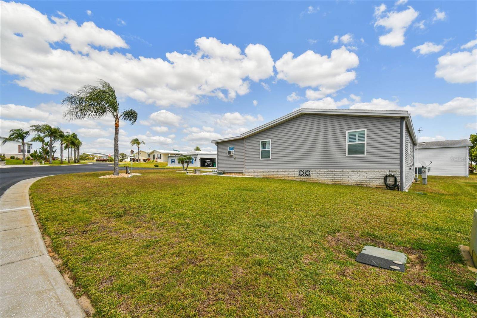 Zephyrhills, FL 33541,37510 NEW HORIZONS BLVD