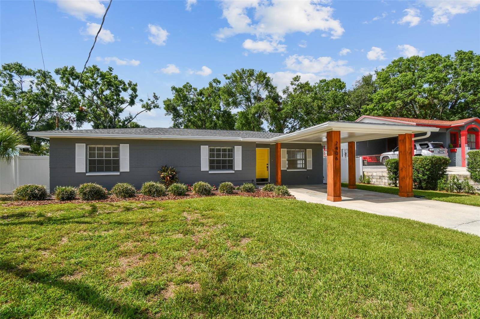 Tampa, FL 33605,2406 THRACE ST