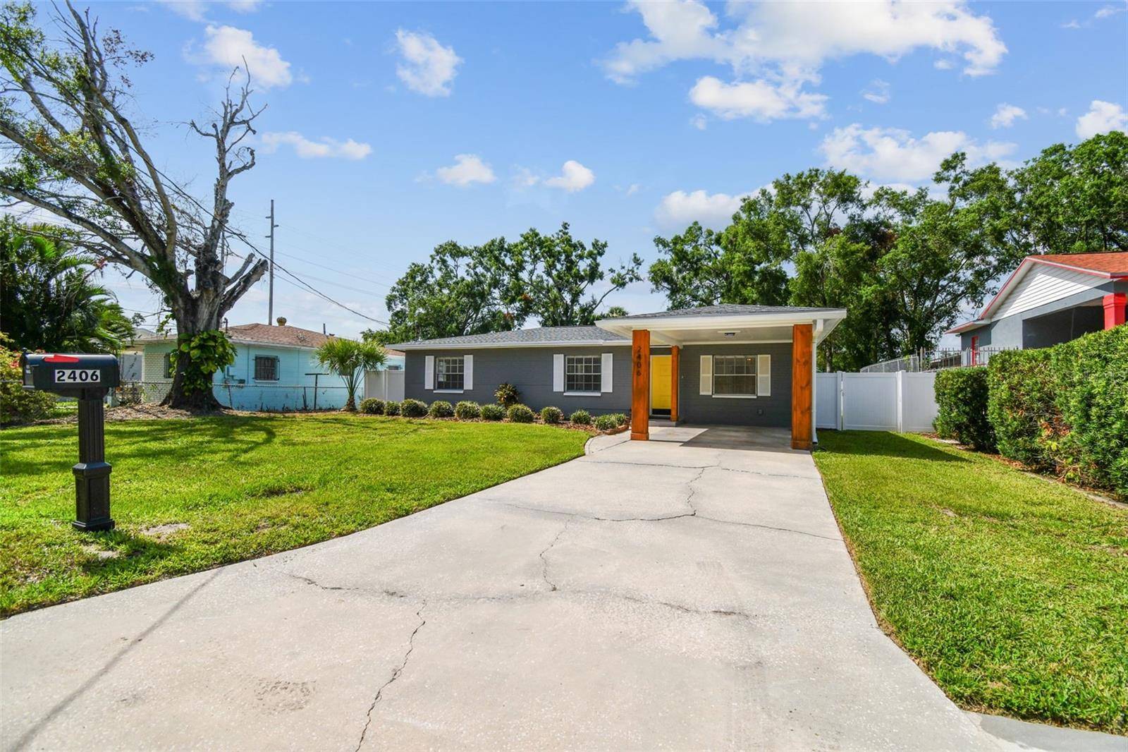 Tampa, FL 33605,2406 THRACE ST