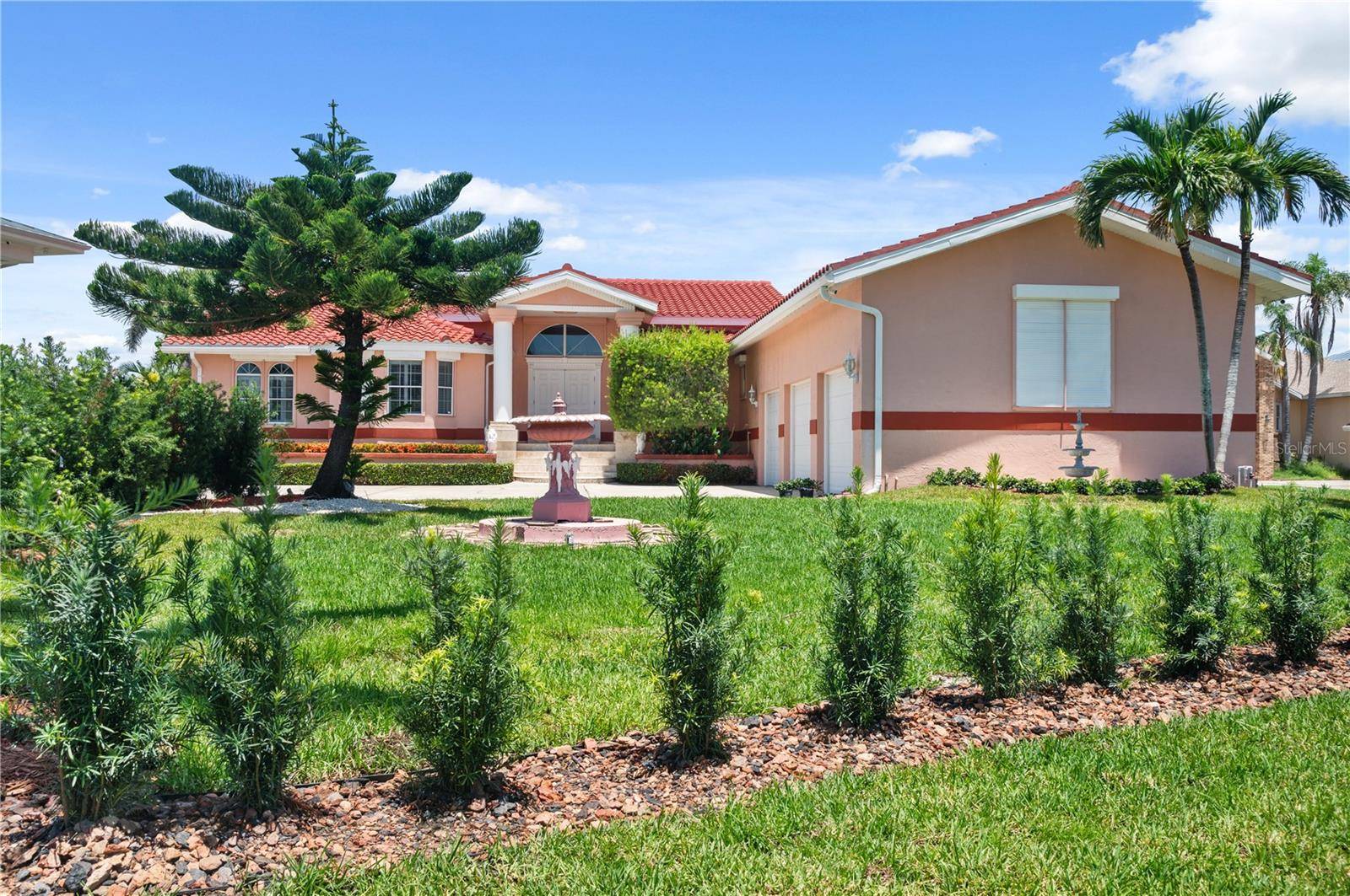 North Redington Beach, FL 33708,320 BATH CLUB BLVD S