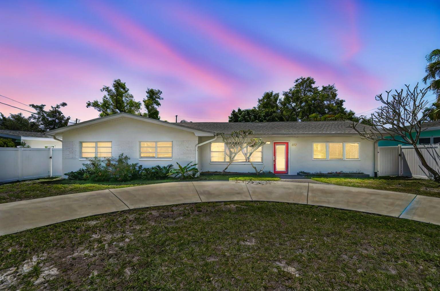 Dunedin, FL 34698,827 VIRGINIA ST