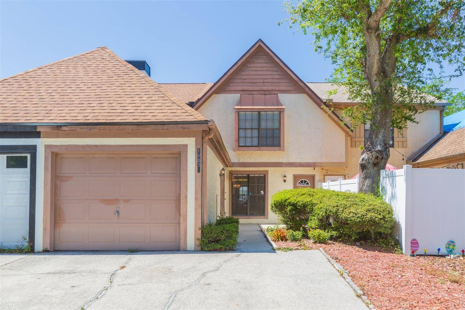 Tampa, FL 33624,16075 DAWNVIEW DR