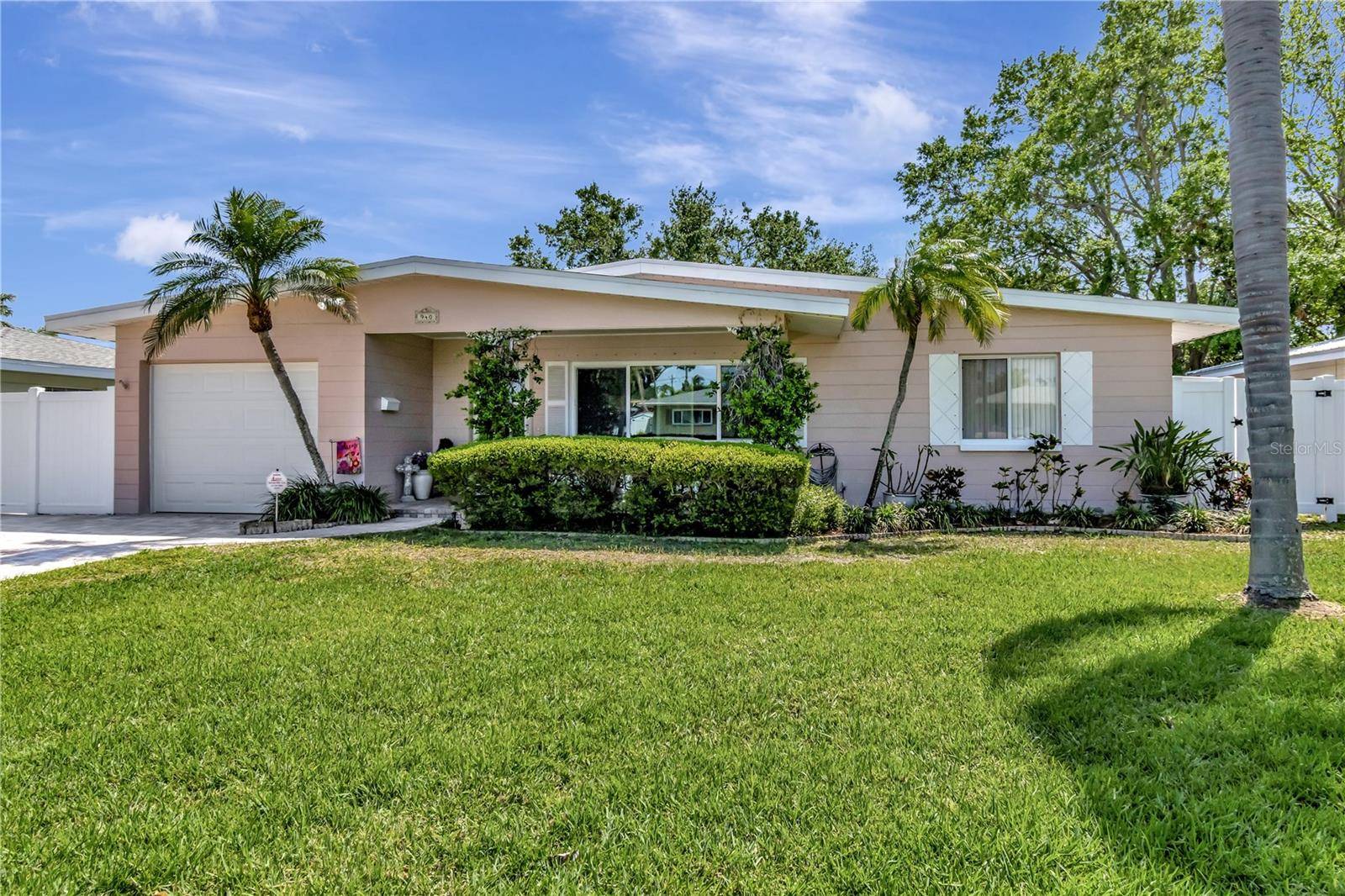 St Petersburg, FL 33703,940 43RD AVE NE