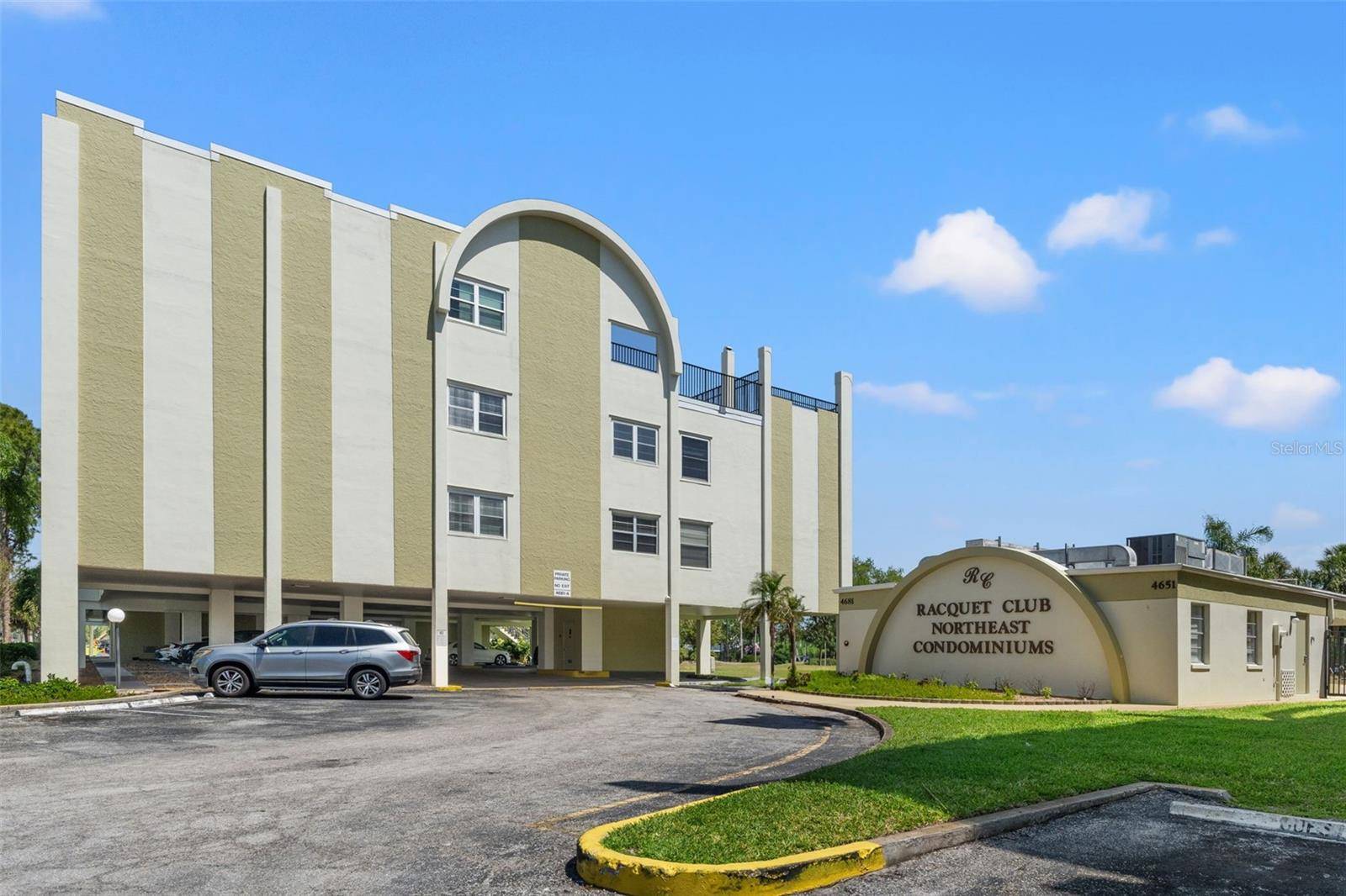 St Petersburg, FL 33703,4681 1ST ST NE #306