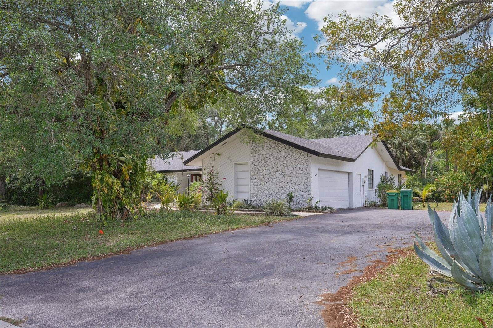 Naples, FL 34110,155 OLD TAMIAMI TRL