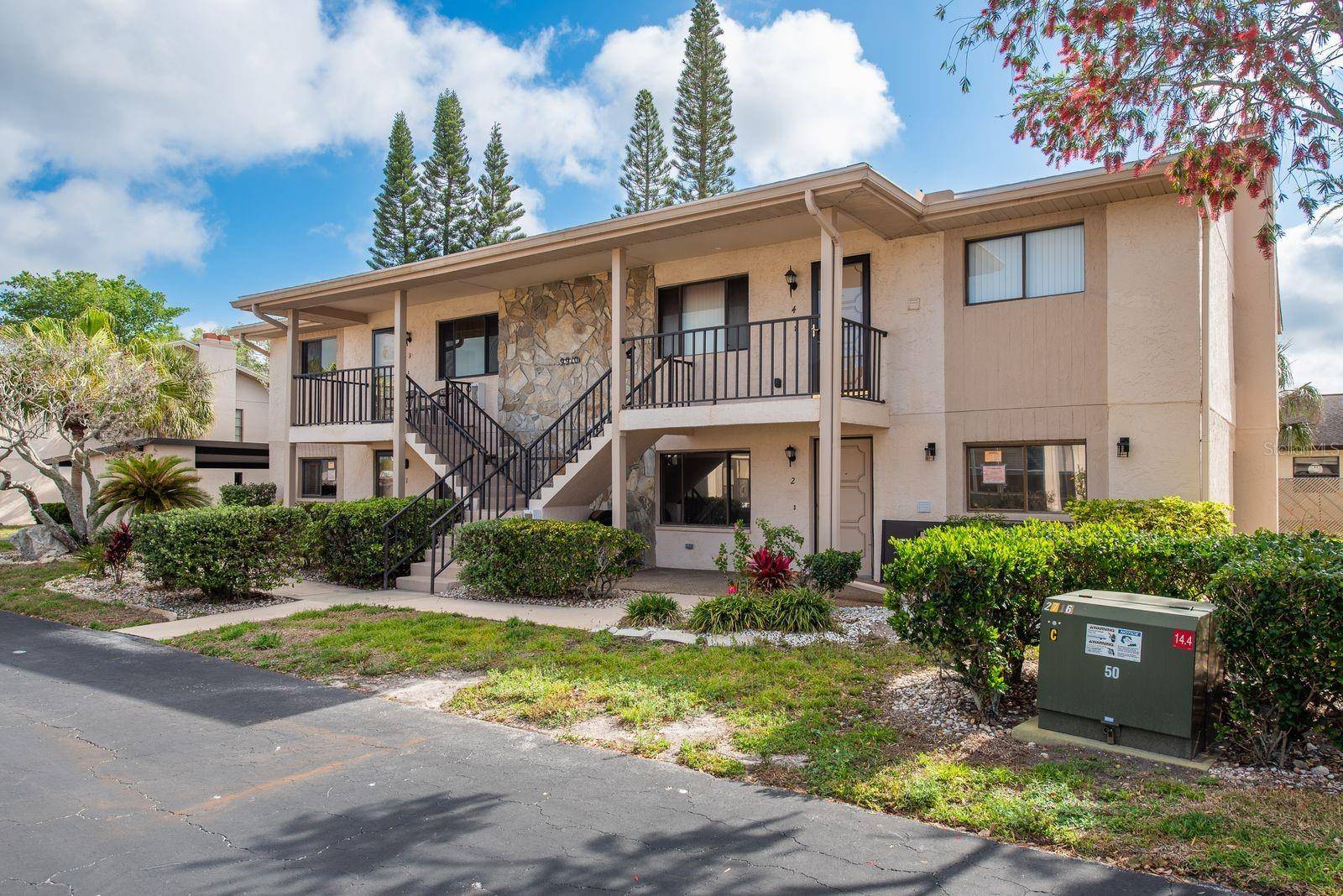 Port Richey, FL 34668,9910 EAGLES POINT CIR #3