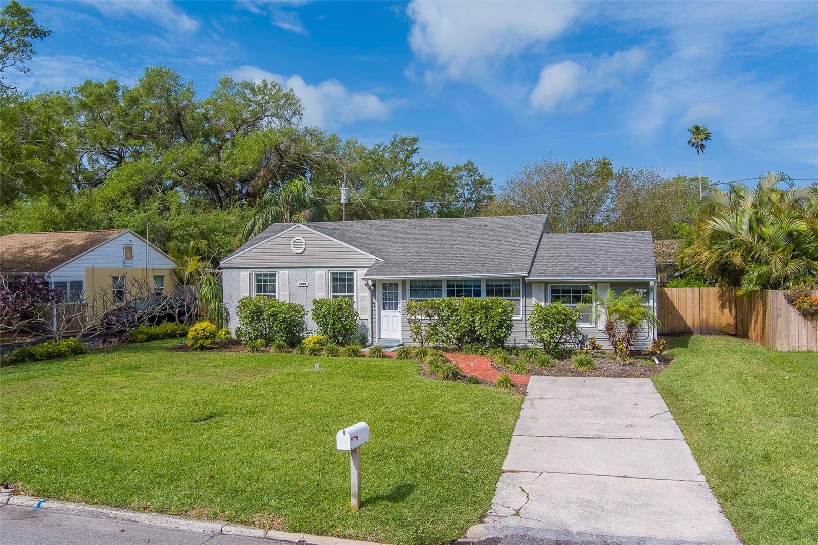 Dunedin, FL 34698,1536 ALAMO LN