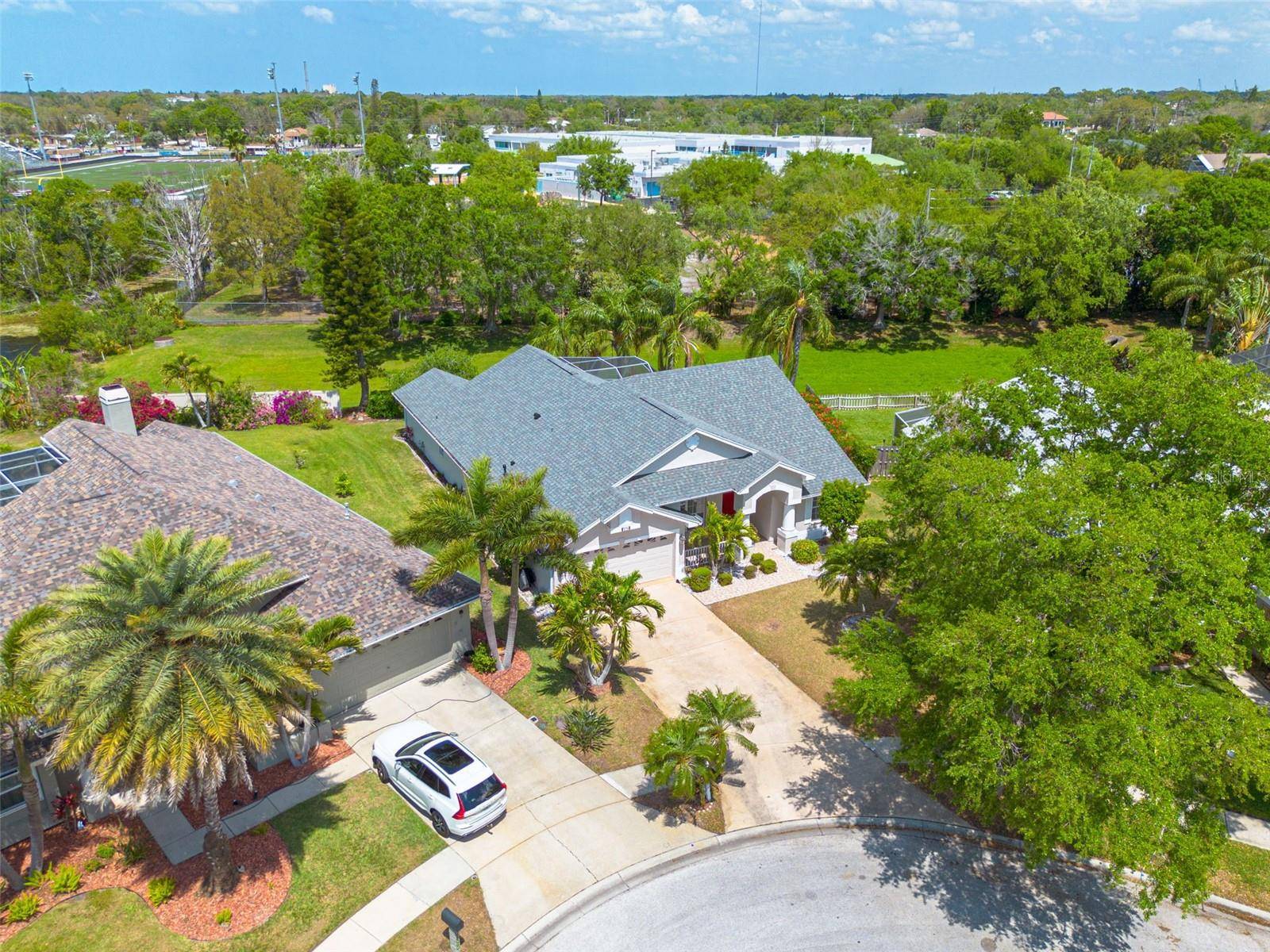 Tarpon Springs, FL 34689,526 VILLAGE DR
