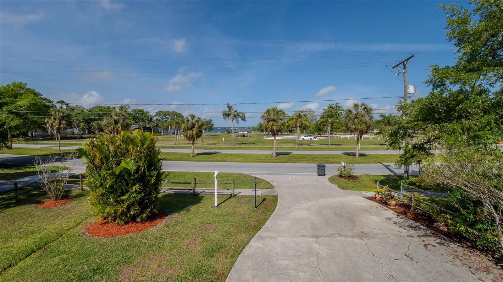 Oldsmar, FL 34677,301 1/2 SHORE DR E