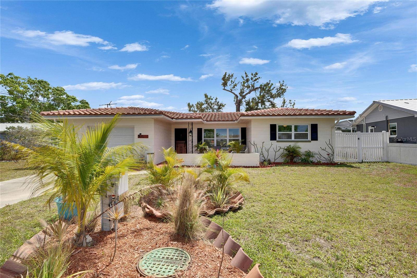 Ruskin, FL 33570,105 6TH ST NW