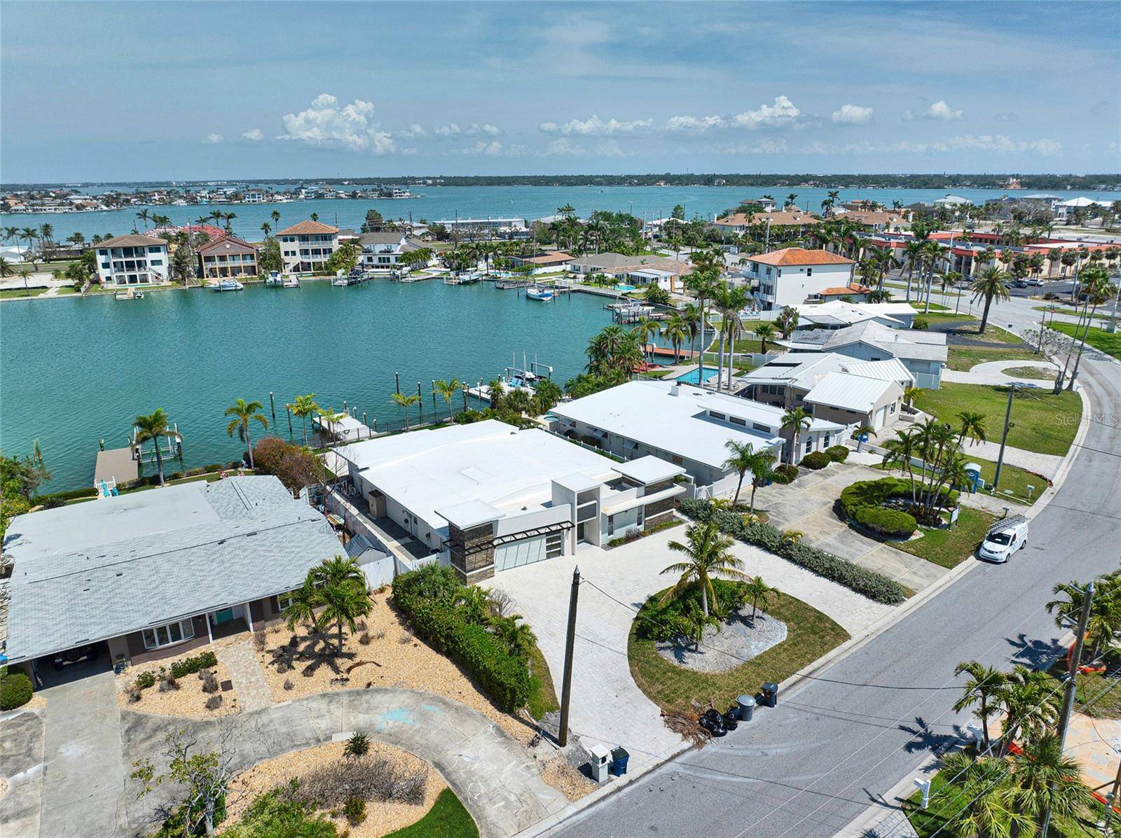 Treasure Island, FL 33706,25 DOLPHIN DR