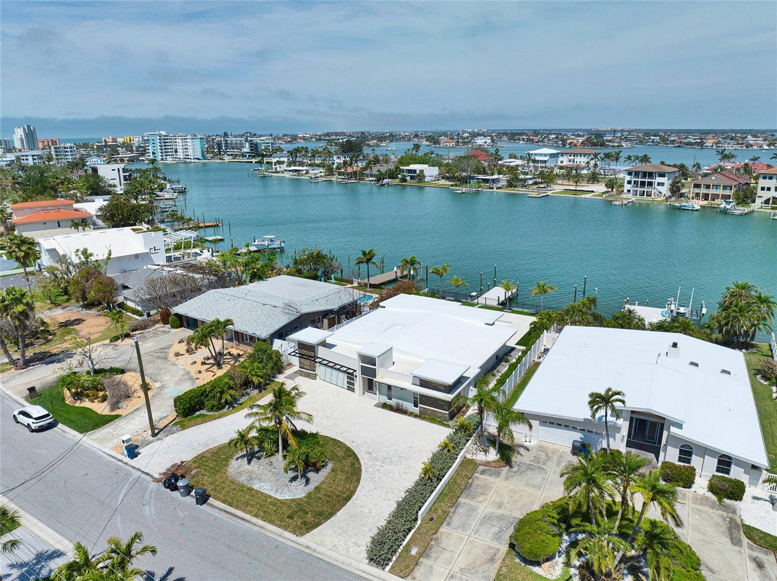 Treasure Island, FL 33706,25 DOLPHIN DR