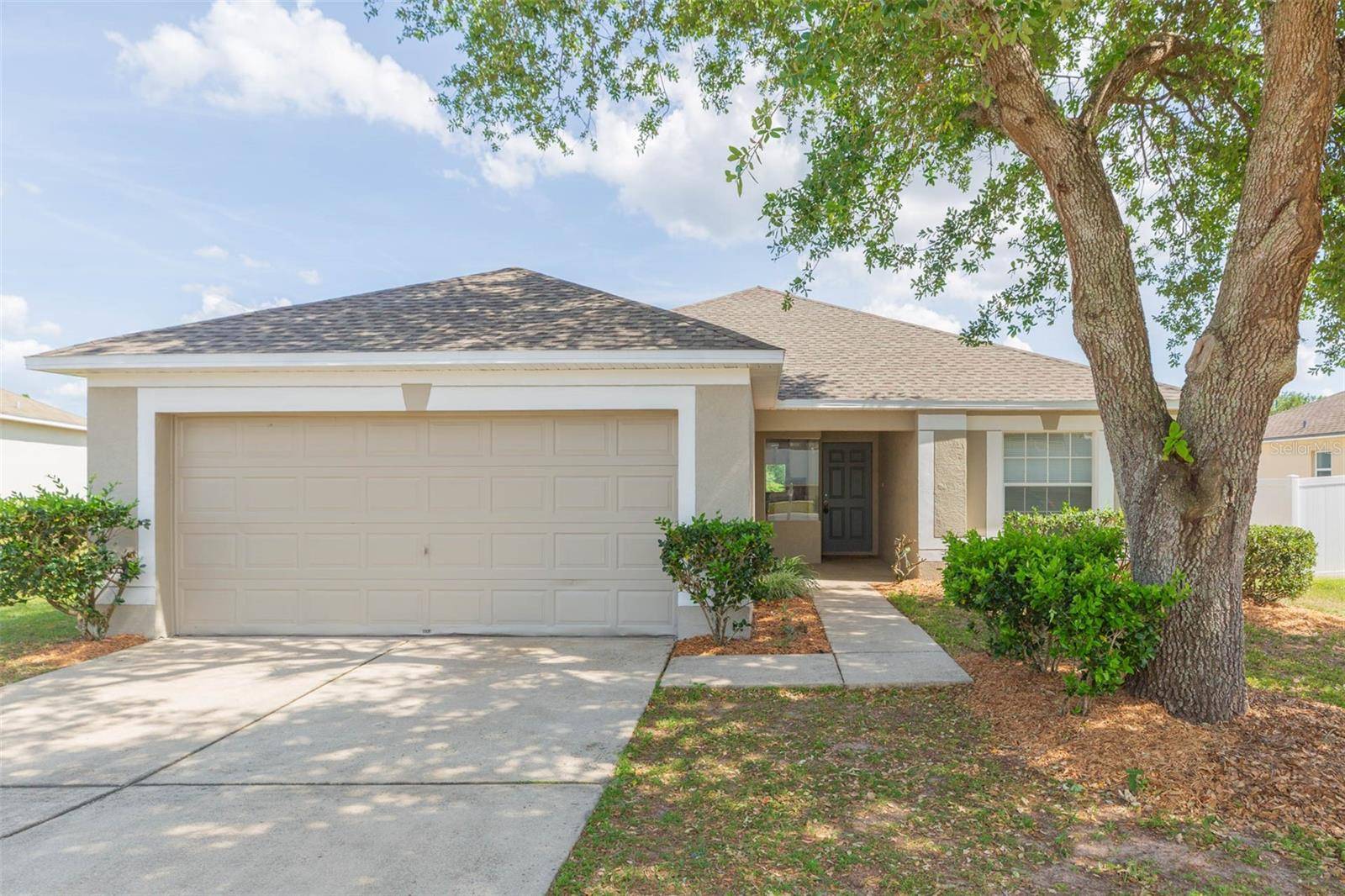 Zephyrhills, FL 33540,7939 MERCHANTVILLE CIR