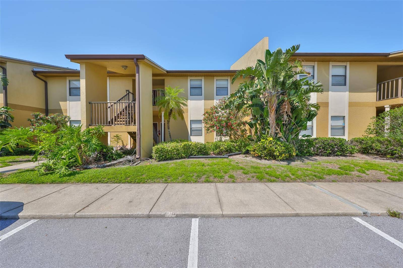 Largo, FL 33773,10100 SAILWINDS BLVD N #203