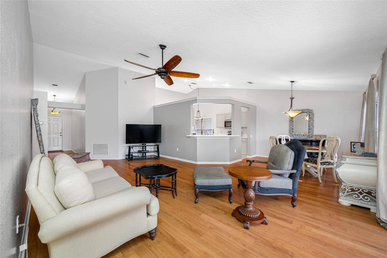 Tarpon Springs, FL 34689,1610 NAVIGATOR LN