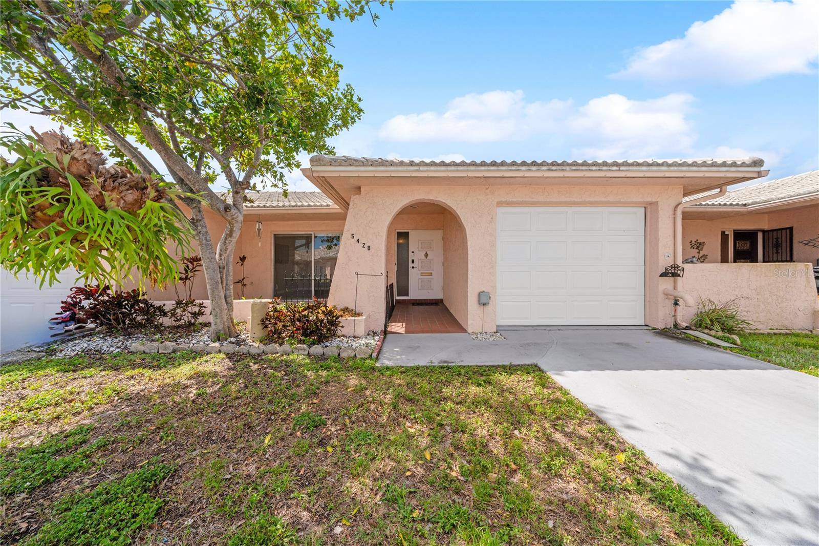 Pinellas Park, FL 33782,5428 LARCHMONT CT N #5428