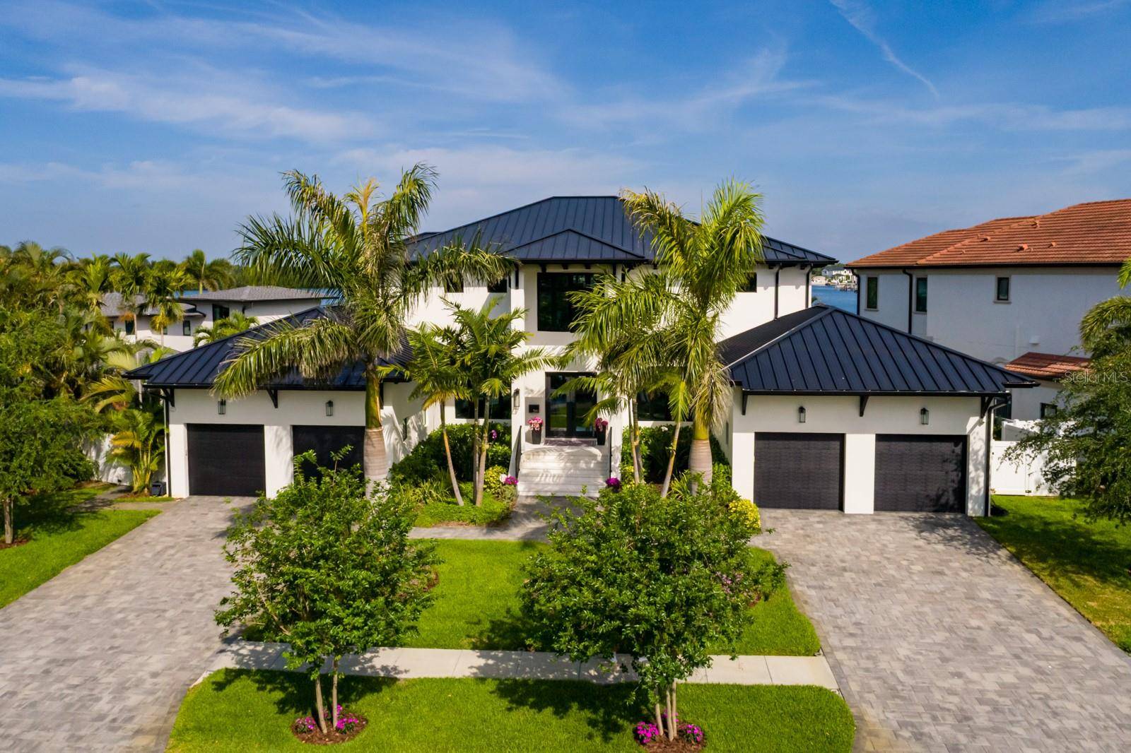 St Petersburg, FL 33704,389 BAYVIEW DR NE