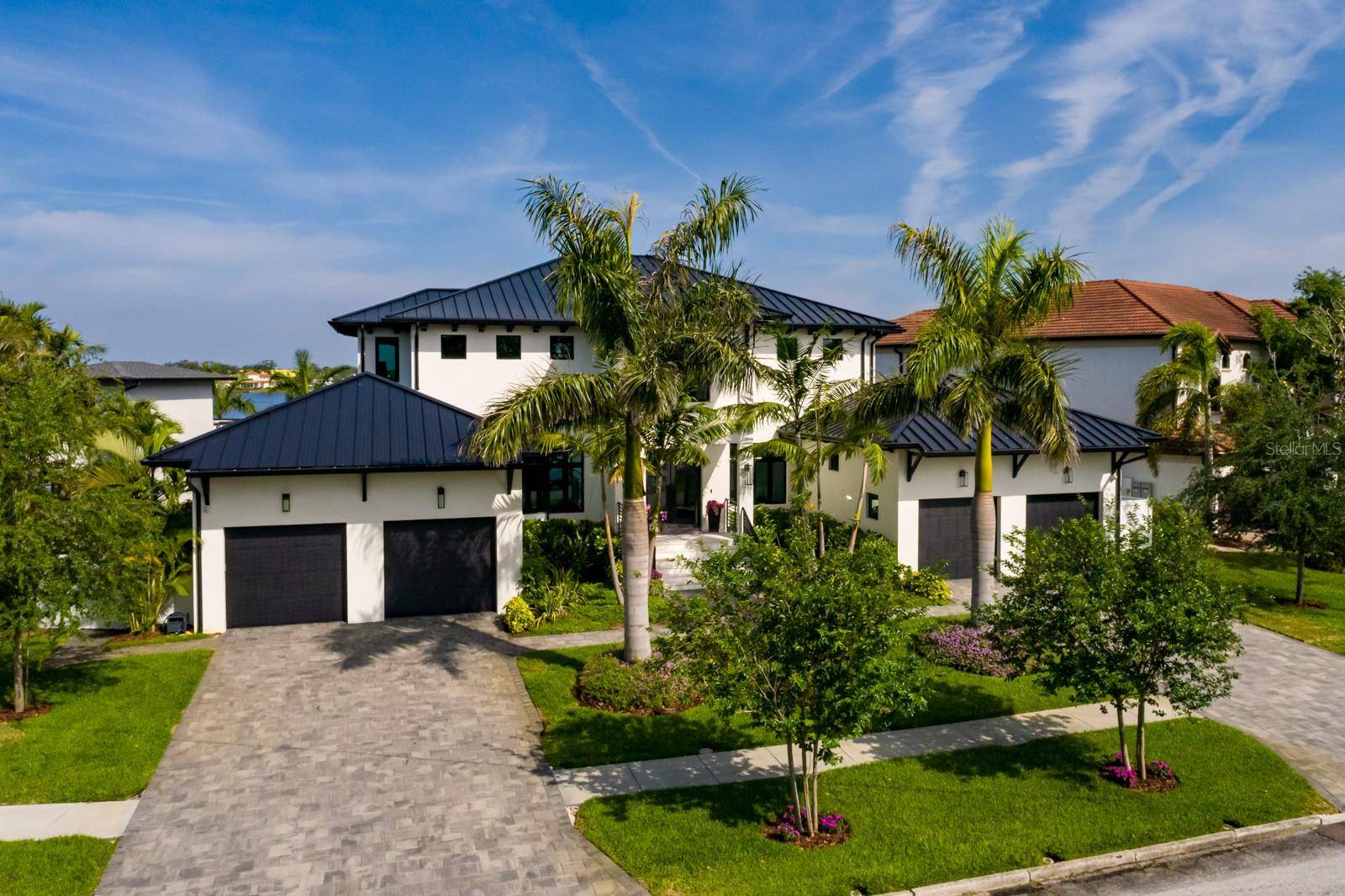 St Petersburg, FL 33704,389 BAYVIEW DR NE