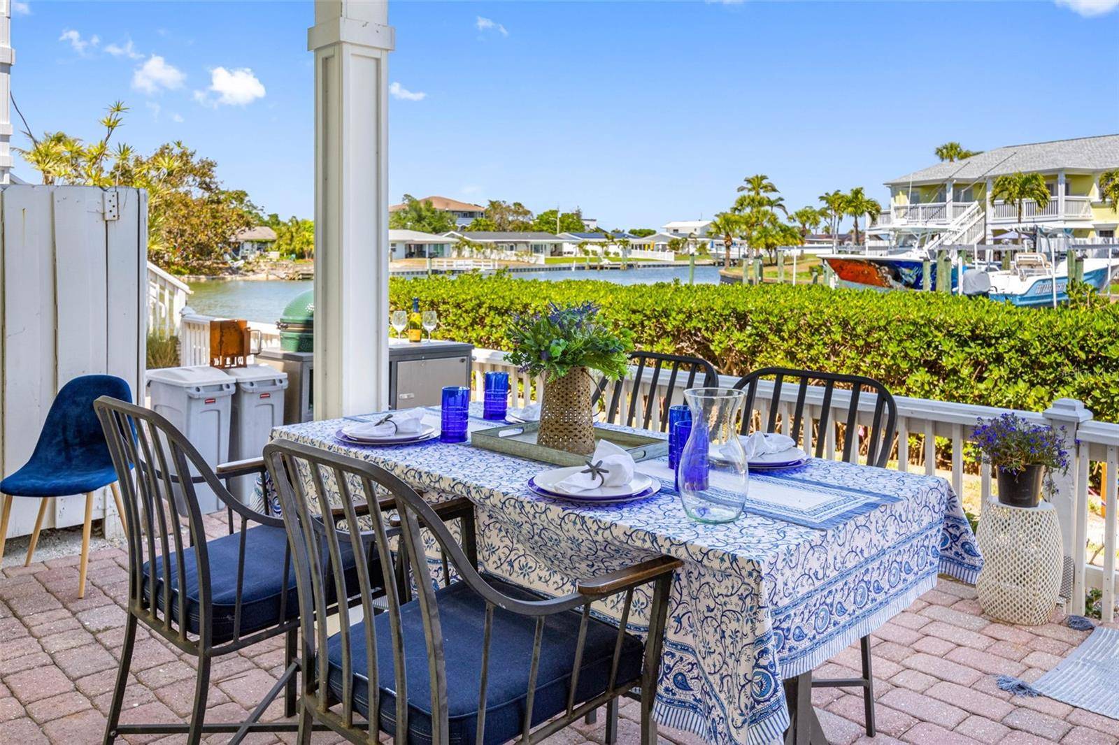 St Petersburg, FL 33705,4740 BEACH DR SE #A