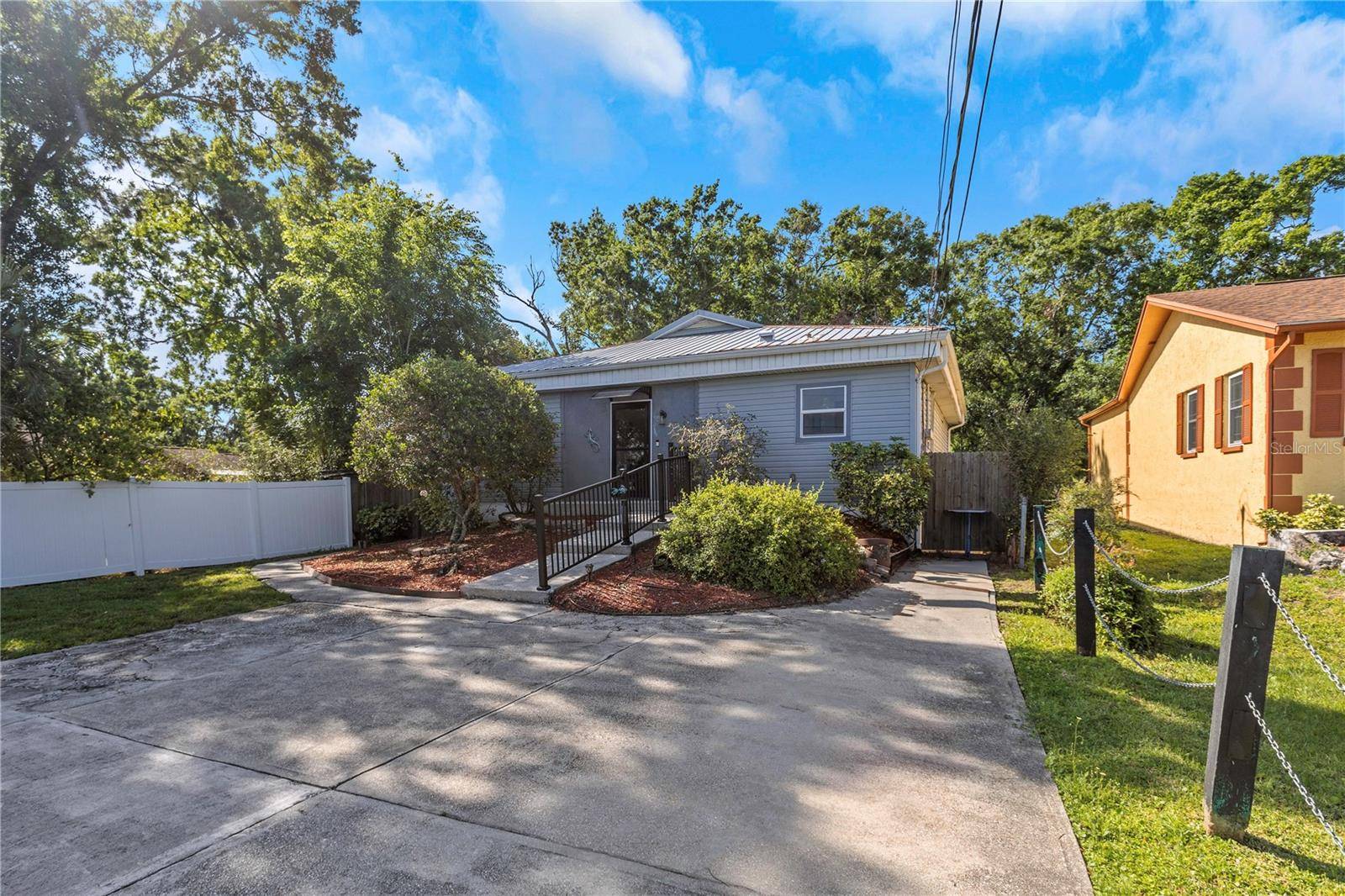 Oldsmar, FL 34677,403 SAINT PETERSBURG DR W