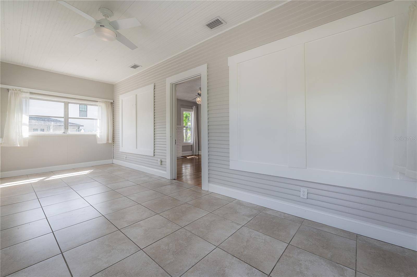 Tampa, FL 33603,302 W HILDA ST