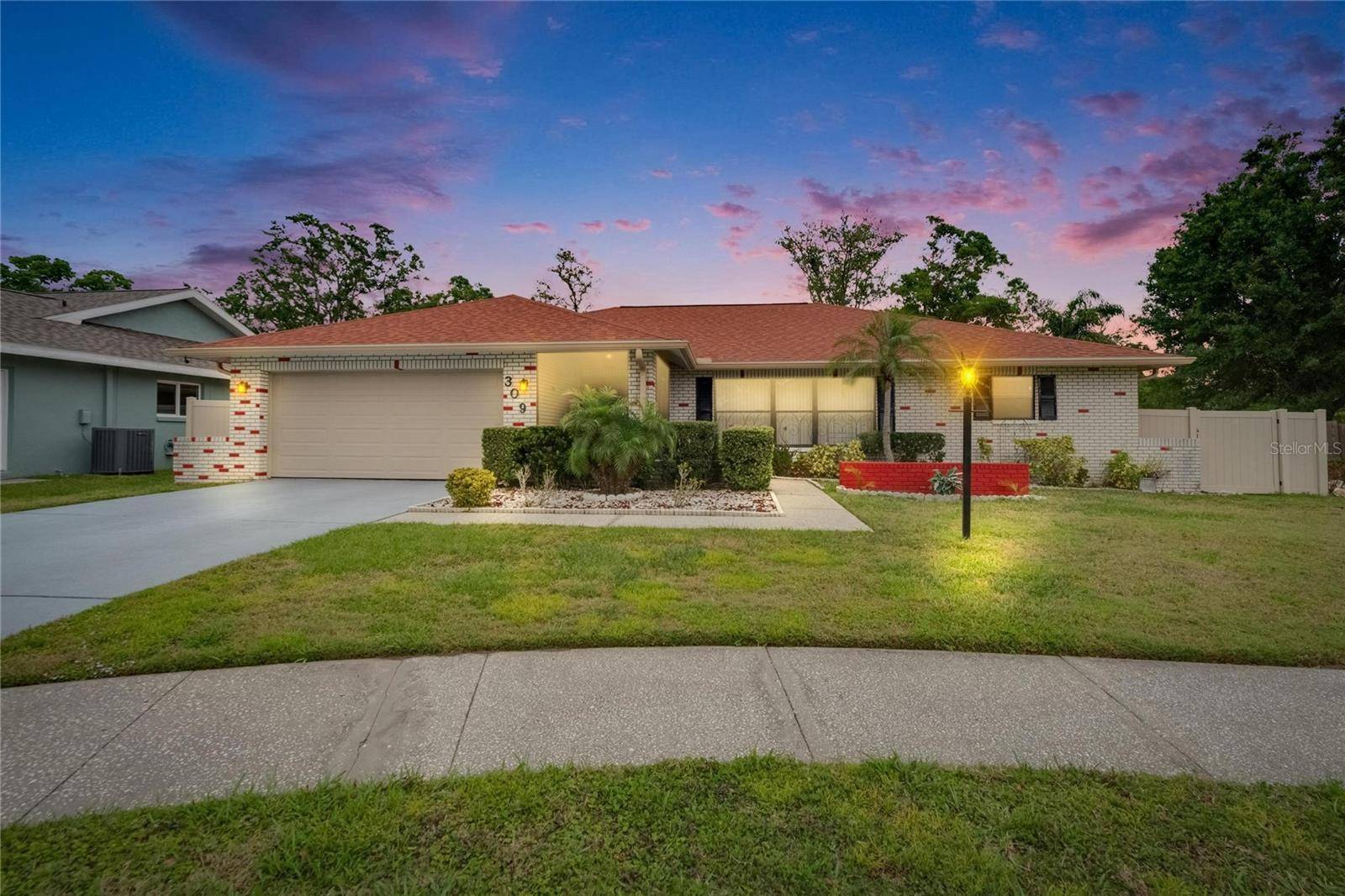 Safety Harbor, FL 34695,3092 HILLSIDE LN