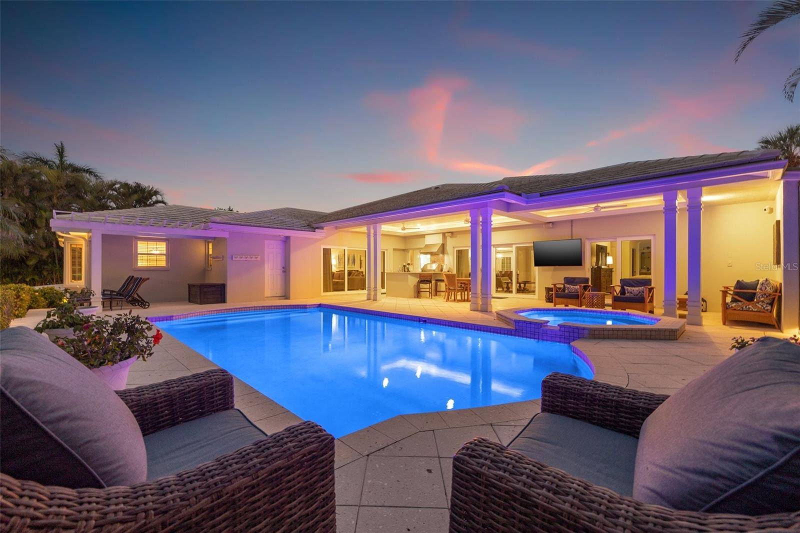 St Petersburg, FL 33704,935 EDEN ISLE DR NE