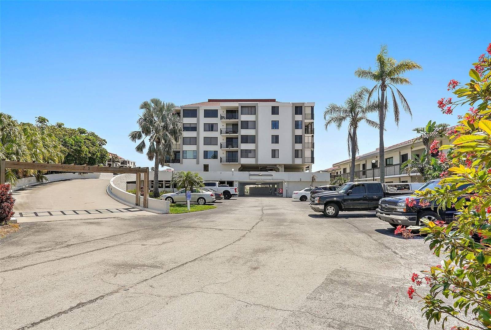 St Petersburg, FL 33715,6361 BAHIA DEL MAR BLVD #205
