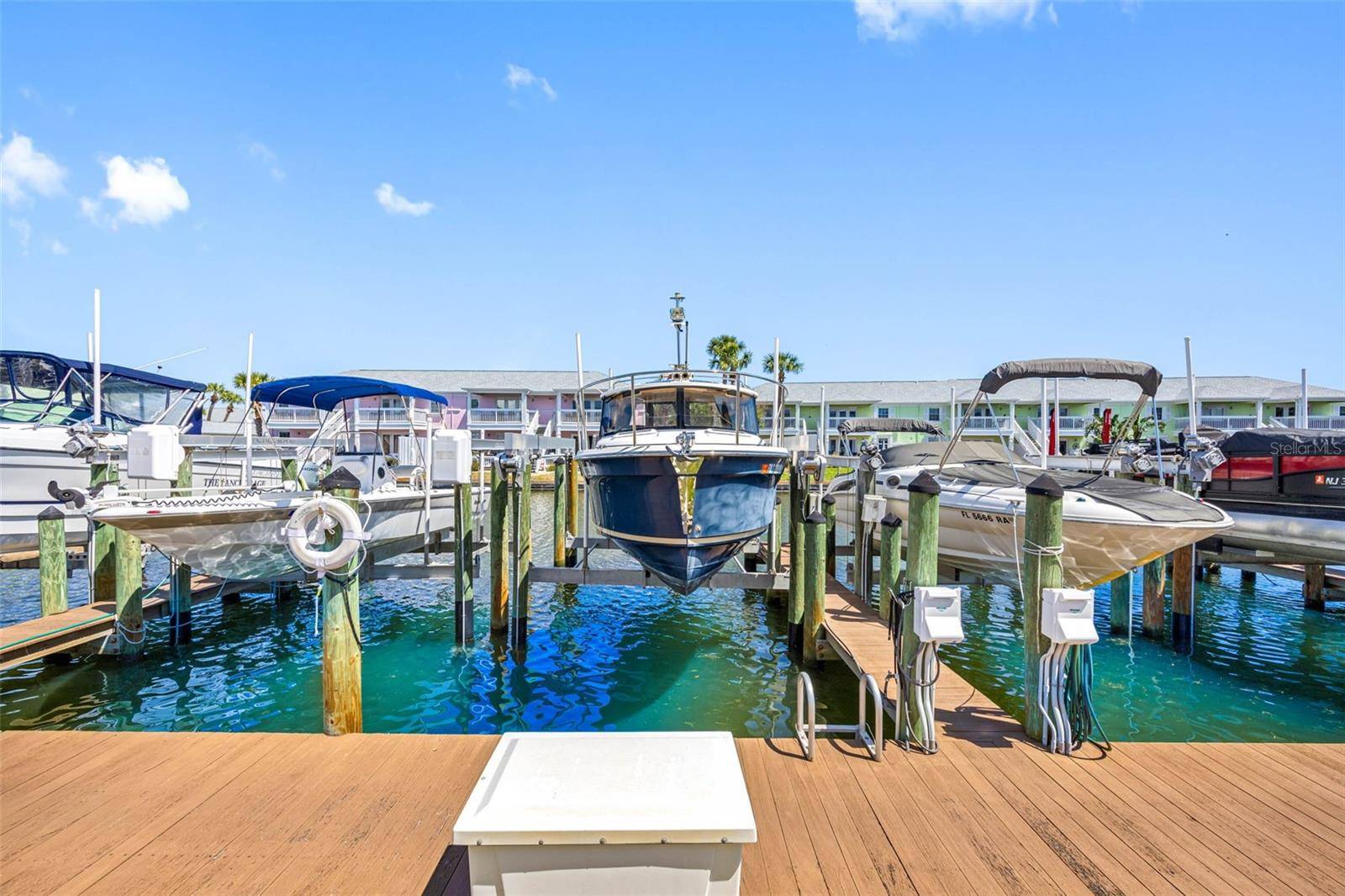 St Petersburg, FL 33705,0 BEACH DR SE #162SS