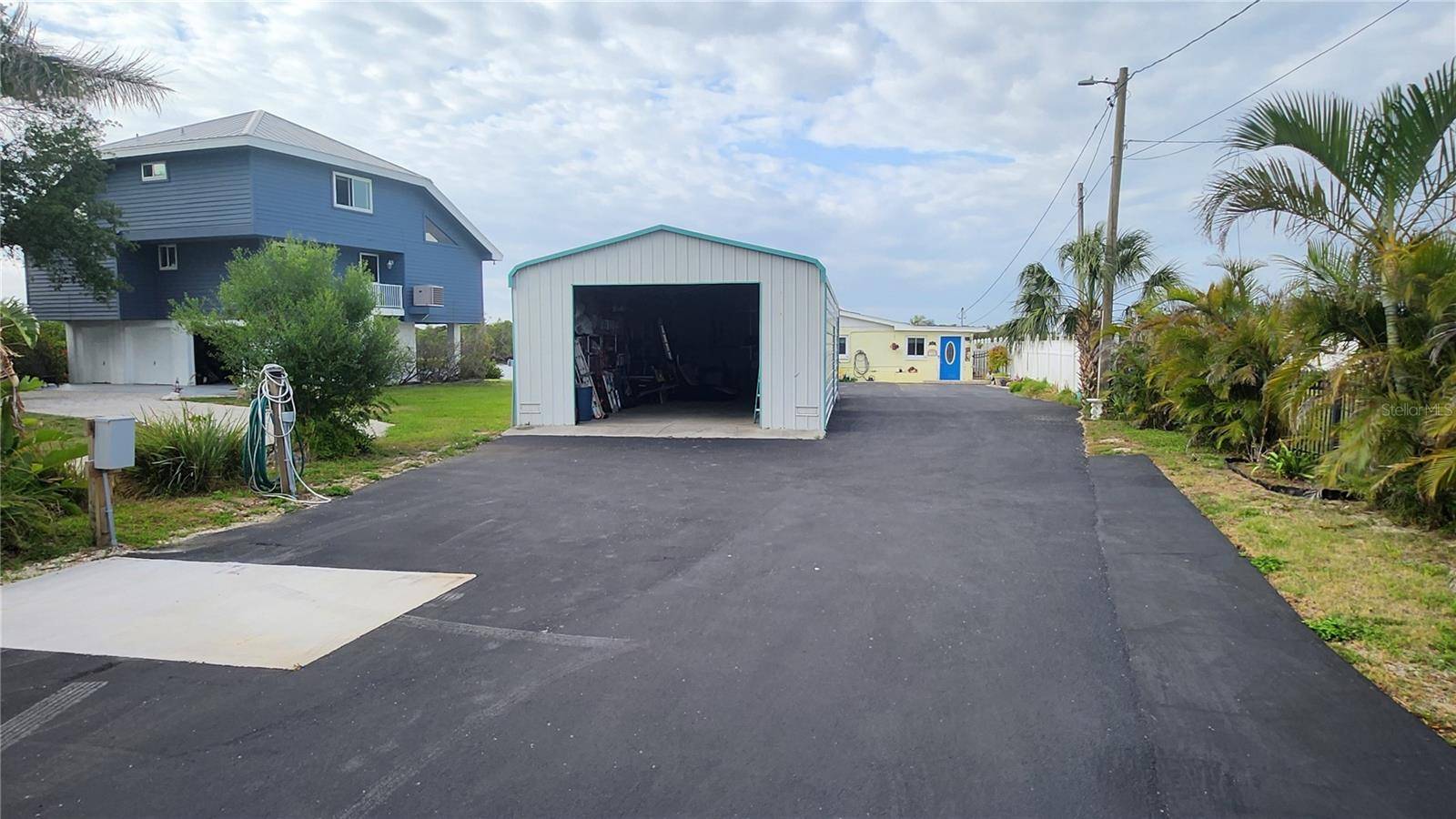 Ruskin, FL 33570,3302 W SHELL POINT RD