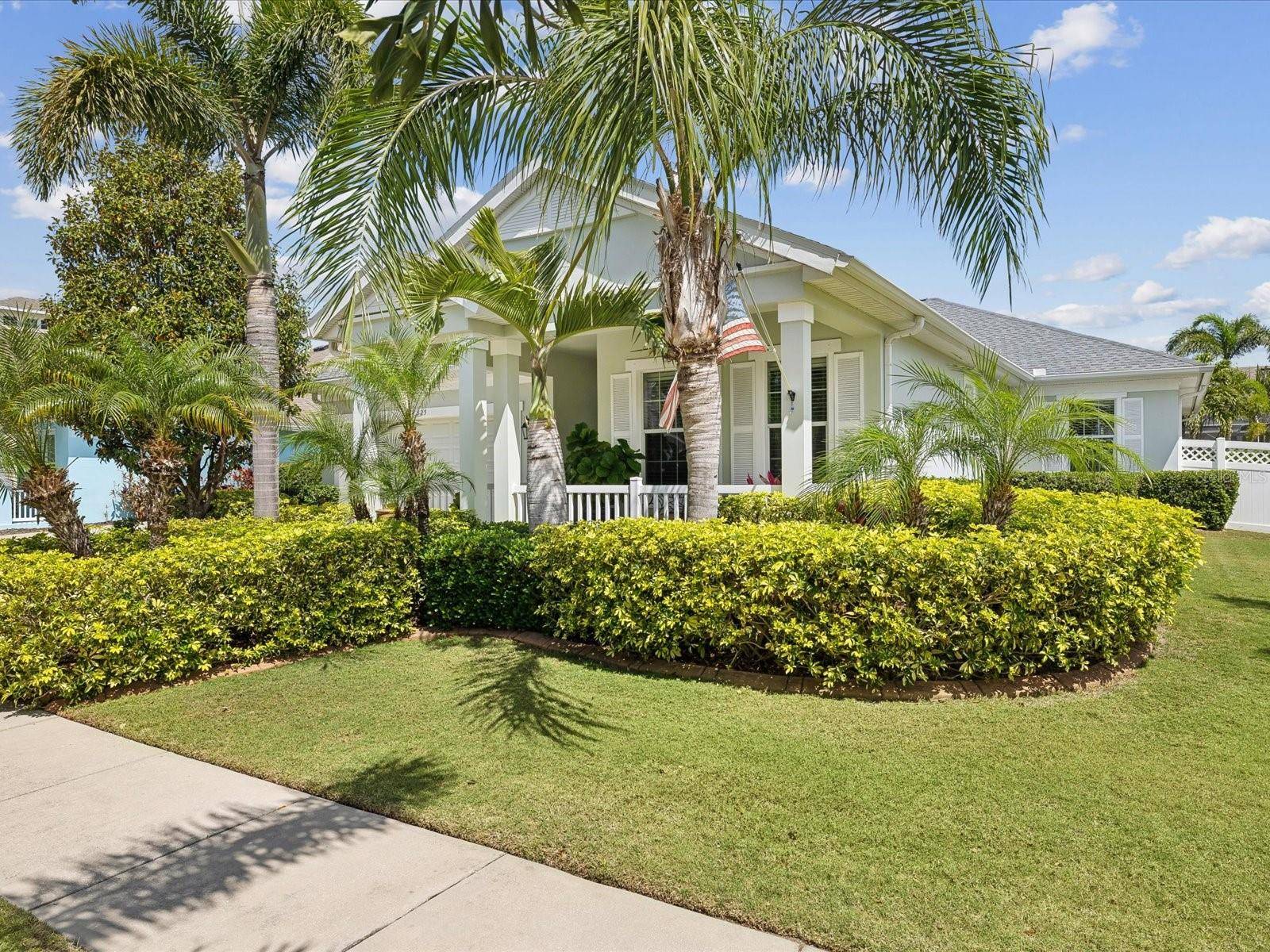 Apollo Beach, FL 33572,525 MANNS HARBOR DR