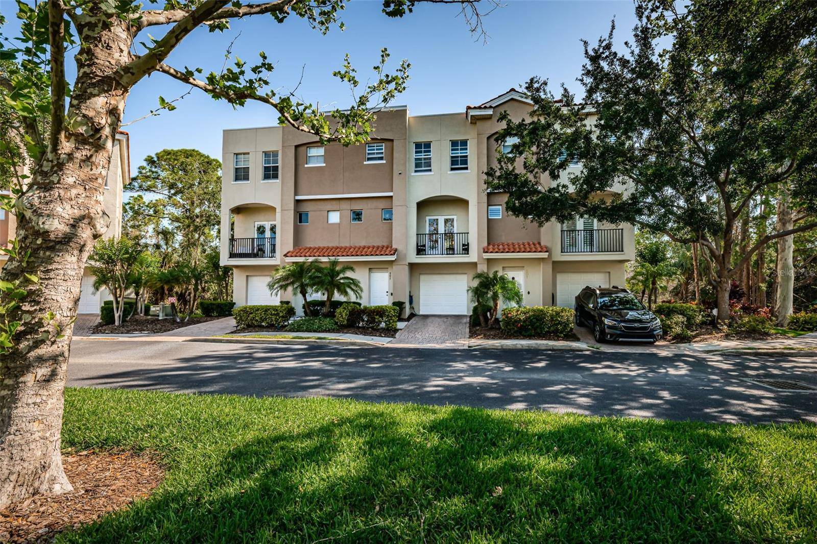 St Petersburg, FL 33702,805 100TH AVE N