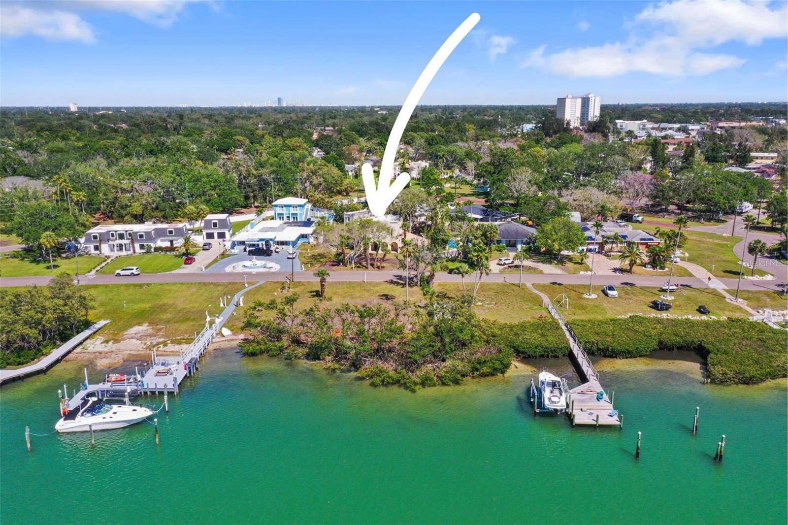 St Petersburg, FL 33707,636 SUNSET DR S