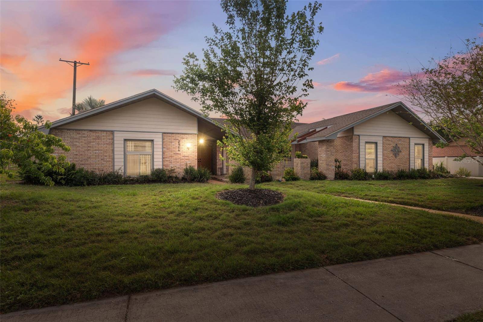 Seffner, FL 33584,2906 BEAGLE PL