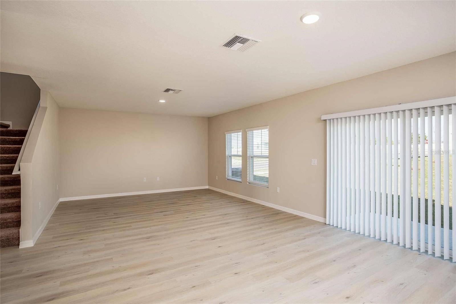 Lithia, FL 33547,14811 SUMMER BRANCH DR