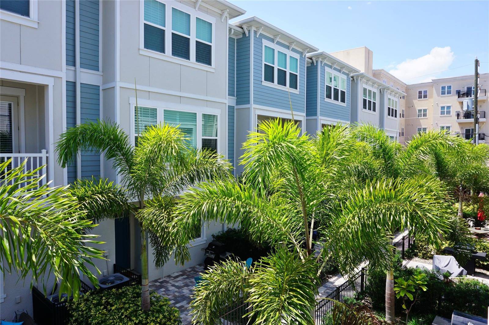 St Petersburg, FL 33701,813 BURLINGTON AVE N