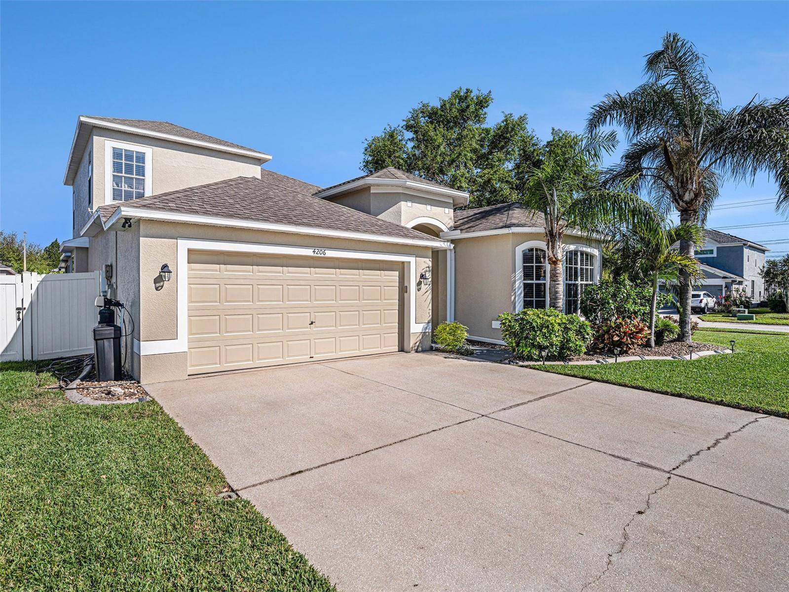 Tampa, FL 33619,4206 MORNING BREEZE CT