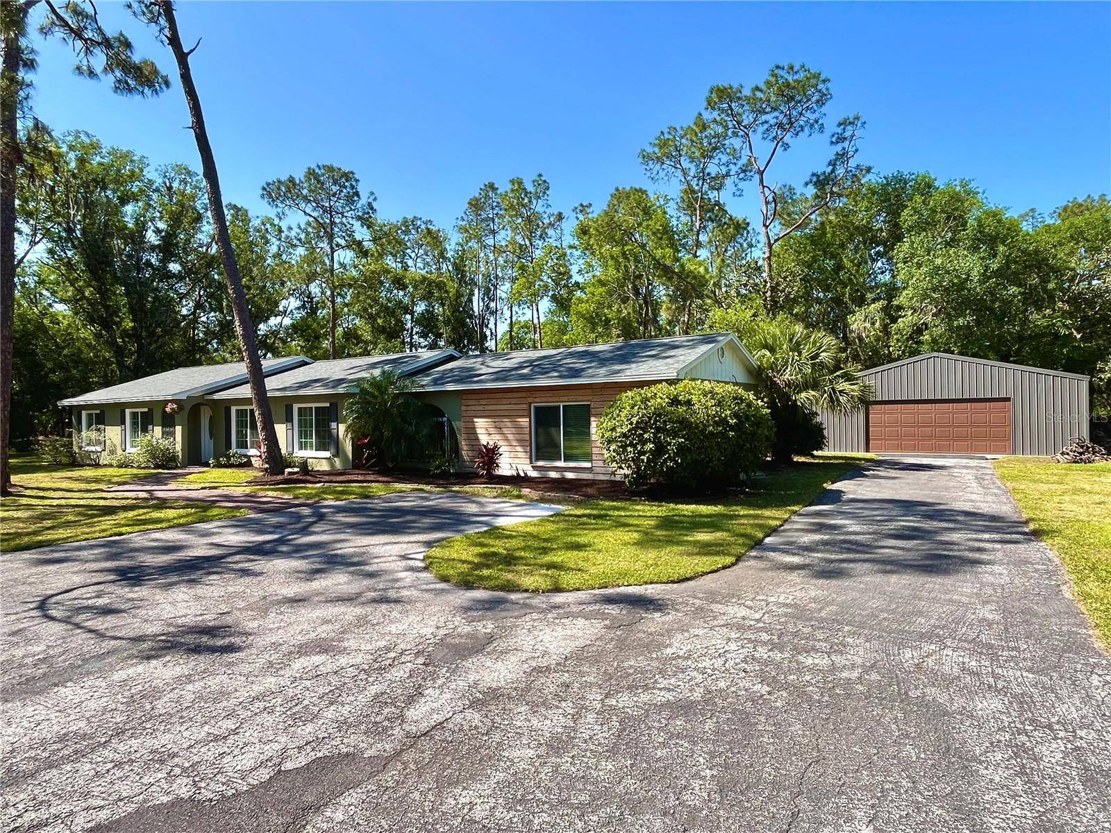 Valrico, FL 33596,4310 LITHIA PINECREST RD
