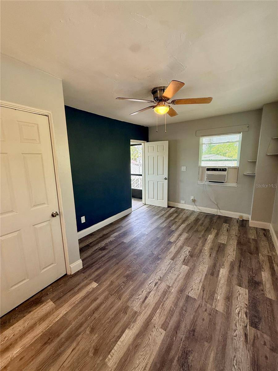 St Petersburg, FL 33705,2318 4TH ST S #10