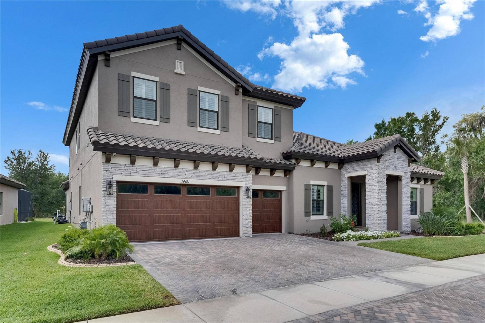 Lithia, FL 33547,14421 SWISS BRIDGE DR