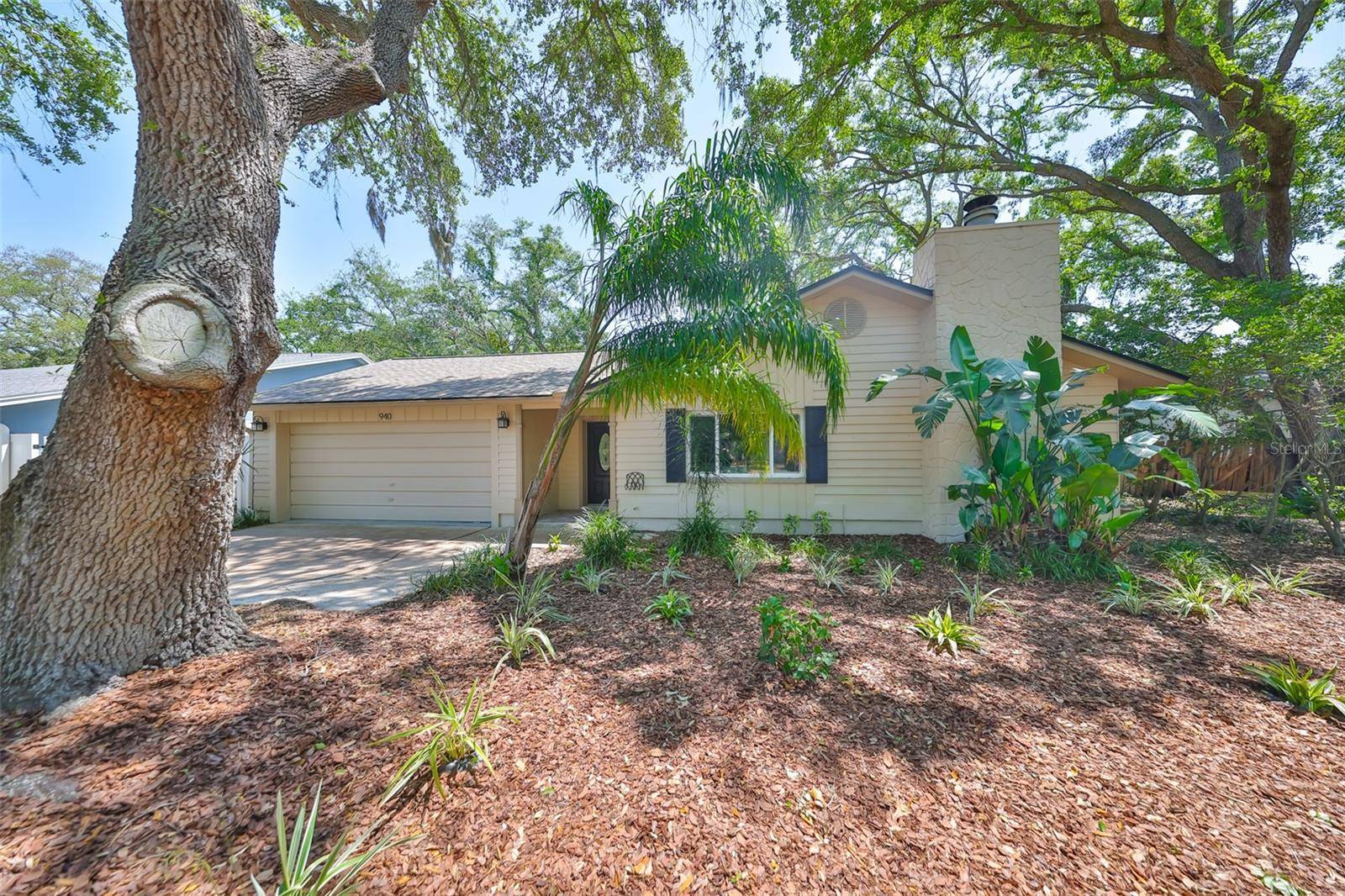 Palm Harbor, FL 34683,940 WOODLAND DR