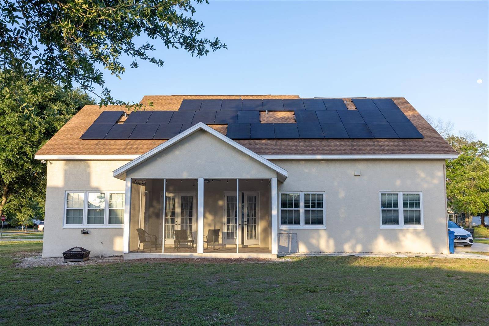 Seffner, FL 33584,601 GAY RD