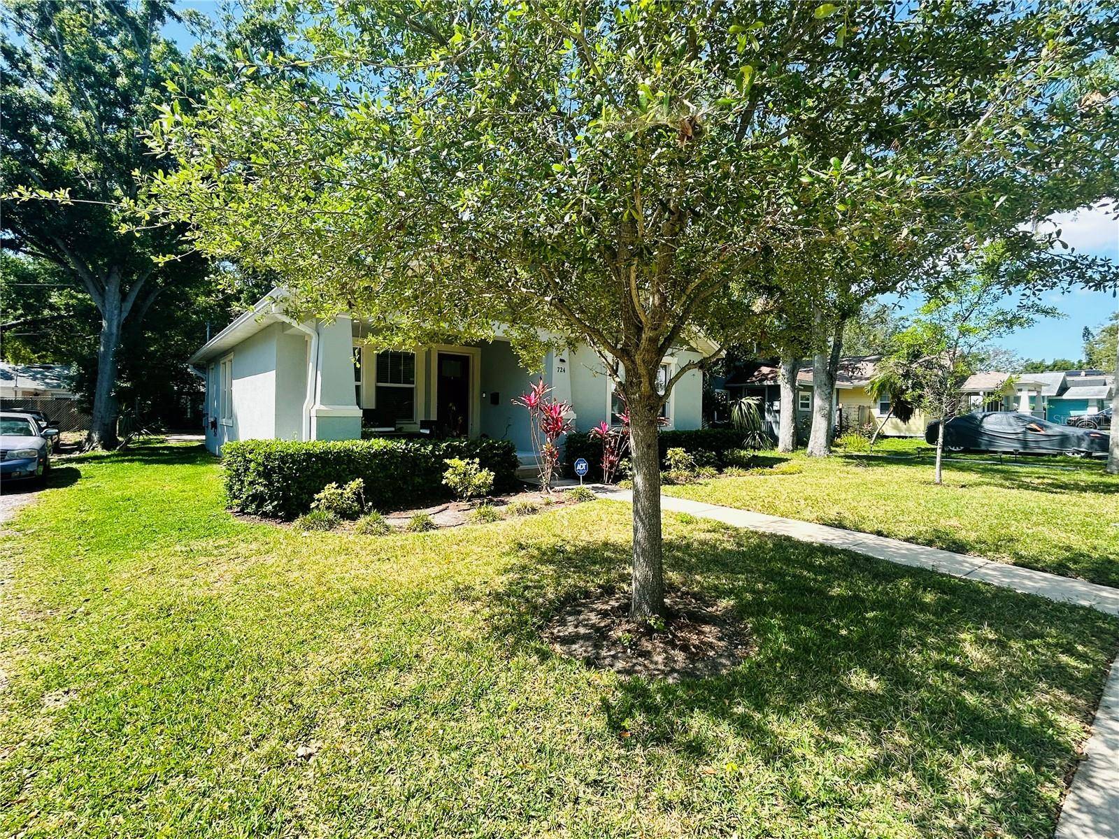 St Petersburg, FL 33701,724 15TH AVE S