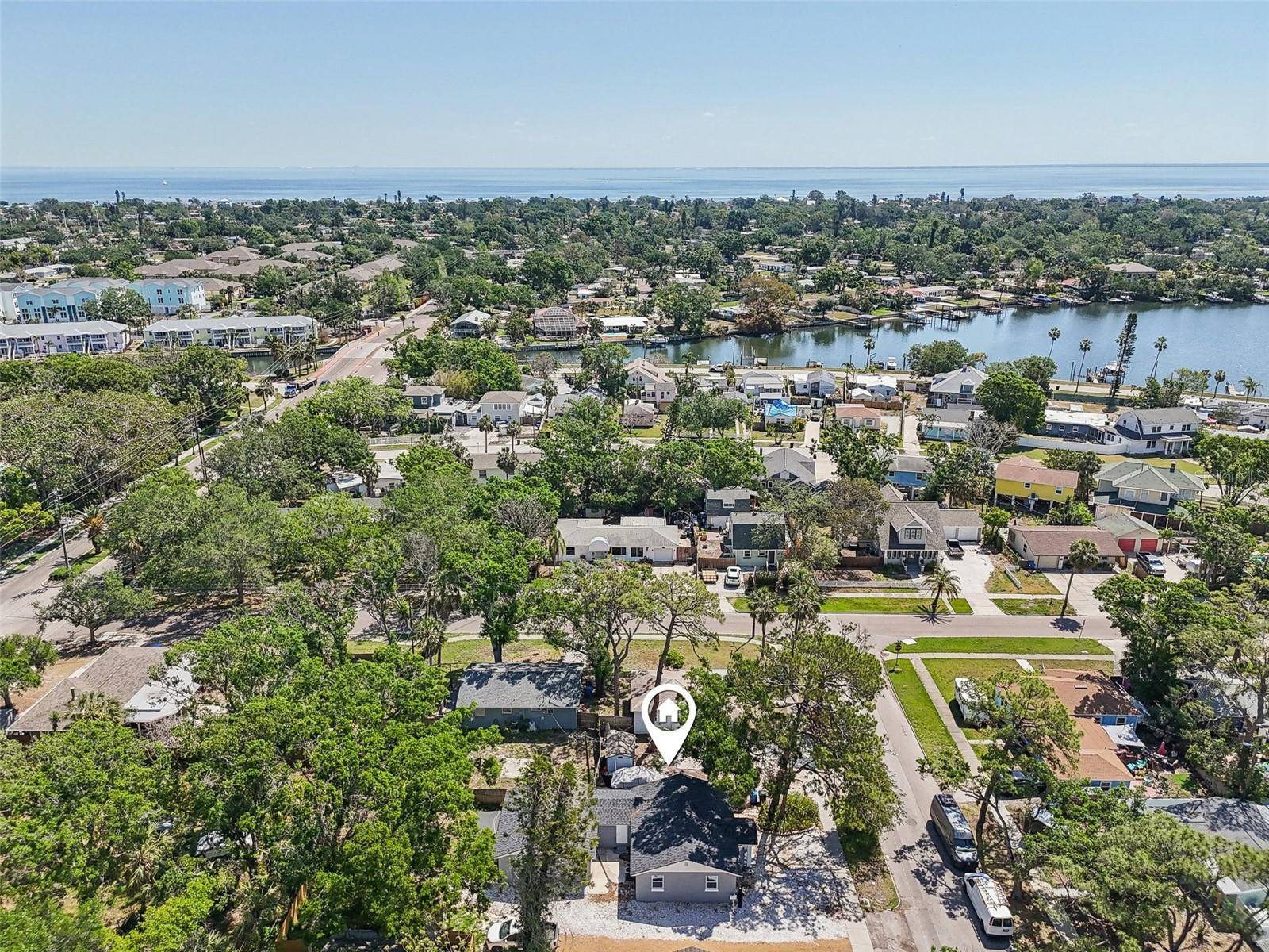 St Petersburg, FL 33705,419 40TH AVE S