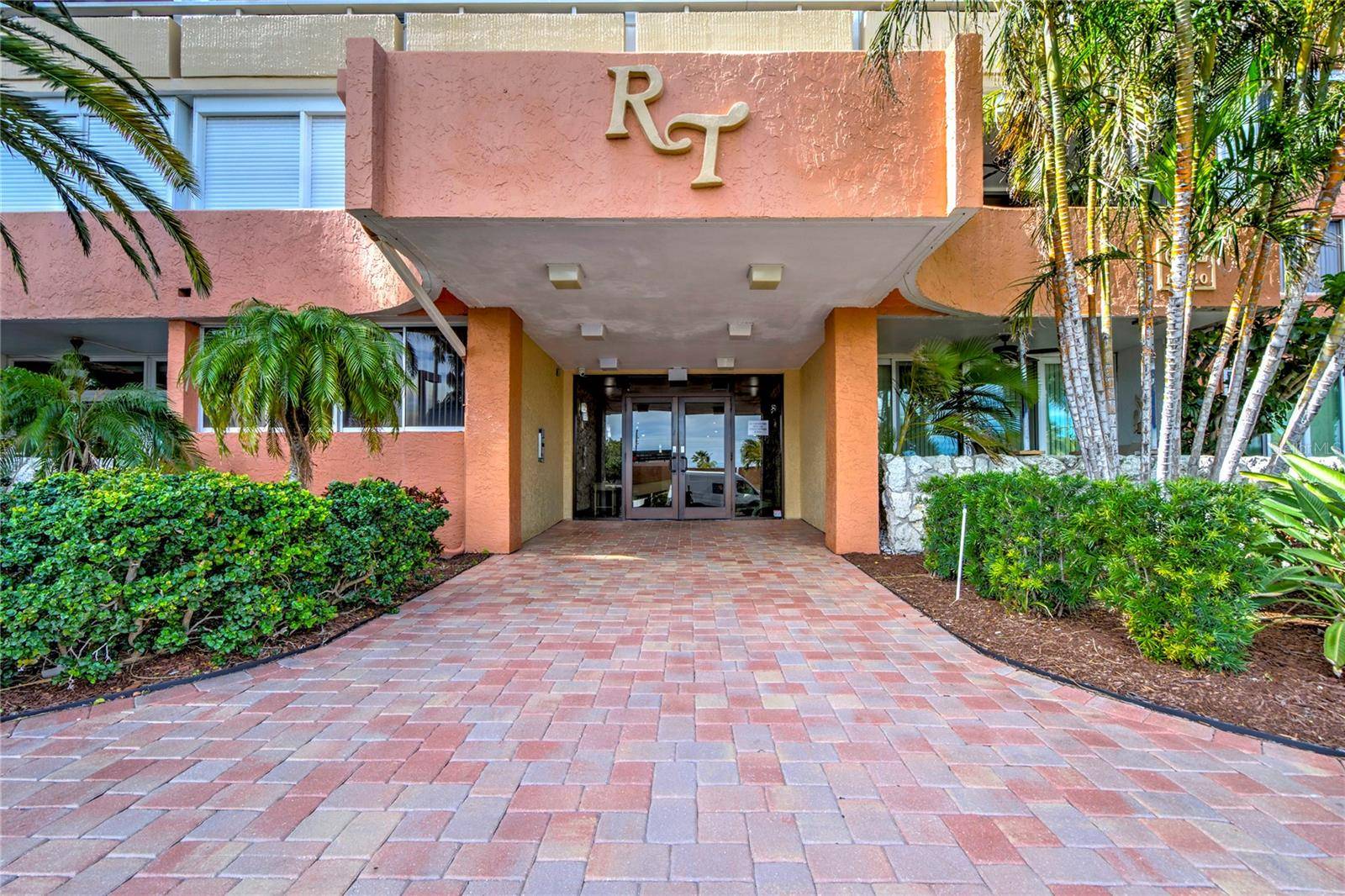 Redington Shores, FL 33708,17920 GULF BLVD #1401